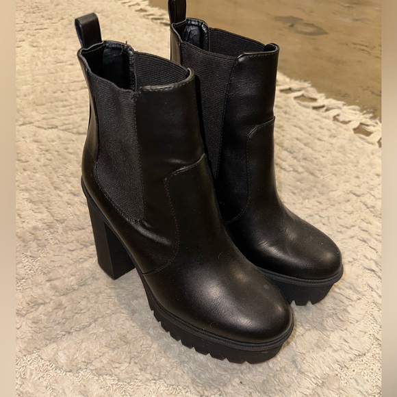 Steve Madden Black Platform Booties - Picture 4 of 7